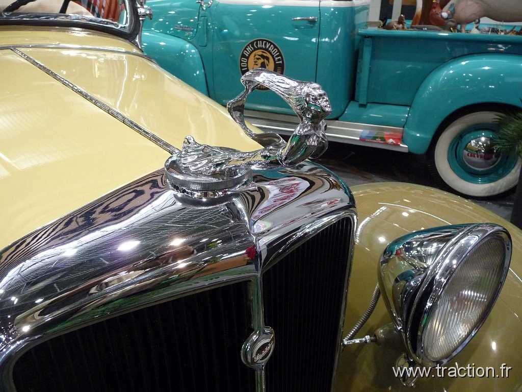 2011_epoquauto (11).jpg - 05/11/2011 - 69000 LYON - EPOQU'AUTO - 33ème Salon International Autos & Motos Anciennes - STUDBAKER - Mascotte